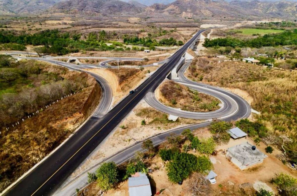 Autopista Oaxaca Puerto Escondido Infraestructura